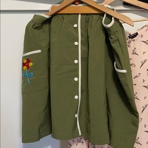 Mod cloth olive green skirt, w/pockets and buttons